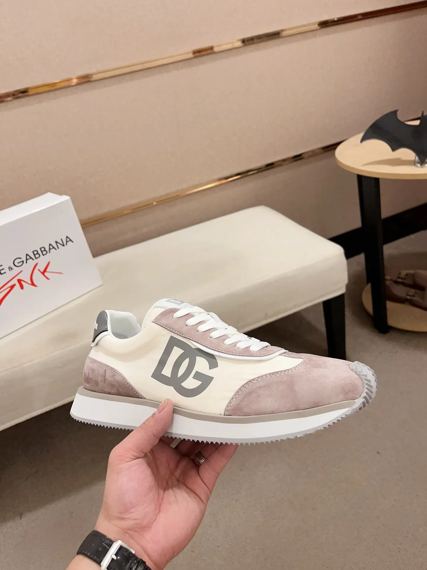 Factory price: 420💰Counter quality, [Proud] DG's latest casual, original quality men's shoes🤠Imported top layer💕Soft sheepskin lining [Proud] In terms of materials and workmanship, it beats all versions on the market💕Highest quality shipments Real photos🎬😇❤Fabrics and imported rubber materials highlight the unique charm of the brand😘The shoelaces are also original custom-made👻Classic lace-up shoes are very comfortable on the feet , code number 38-44 (45.46 can be customized)